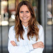 Nominiert in der Kategorie „Veuve Clicquot Bold Woman Award“   von „Juniqe“ ©Foto: PR / Veuve Clicquot 